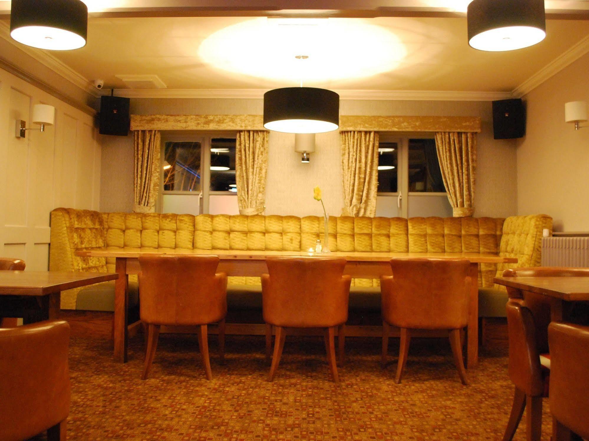 The Warwick Arms Chew Magna Exterior foto